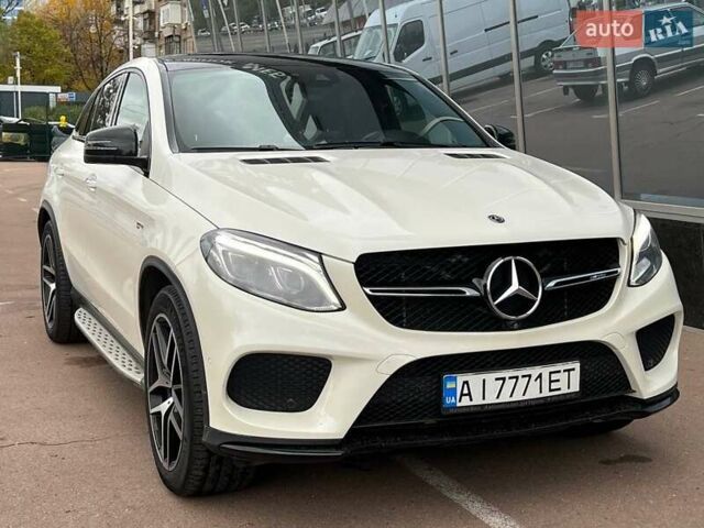 Мерседес ГЛЕ-Класс 2017 в Киеве на Automoto.ua Белый Мерседес ГЛЕ-Класс, объемом двигателя 3 л и пробегом 104 тыс. км за 52000 $, фото 1 на Automoto.ua