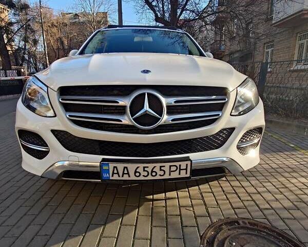 Белый Мерседес ГЛЕ-Класс, объемом двигателя 2.14 л и пробегом 150 тыс. км за 29999 $, фото 1 на Automoto.ua