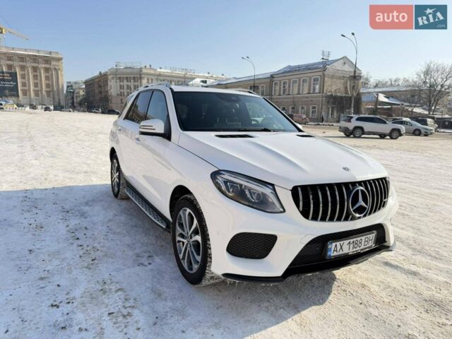 Белый Мерседес ГЛЕ-Класс, объемом двигателя 3.5 л и пробегом 88 тыс. км за 31000 $, фото 1 на Automoto.ua