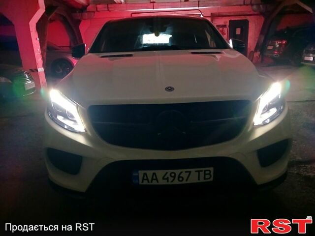 Белый Мерседес ГЛЕ-Класс, объемом двигателя 3 л и пробегом 10400 тыс. км за 42900 $, фото 1 на Automoto.ua