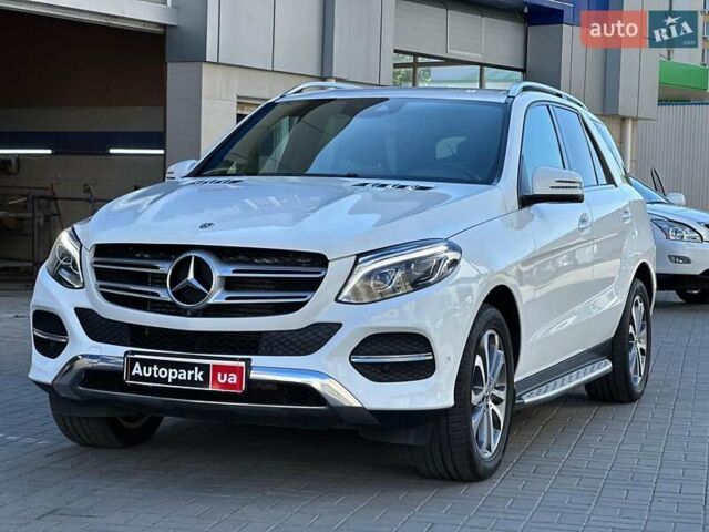 Белый Мерседес ГЛЕ-Класс, объемом двигателя 3 л и пробегом 196 тыс. км за 36940 $, фото 1 на Automoto.ua