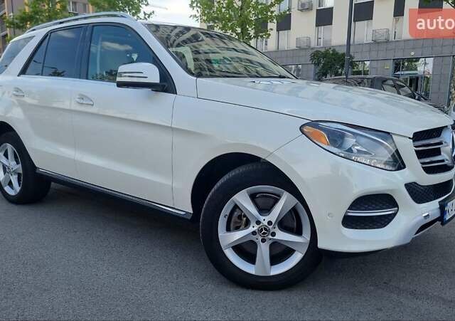 Белый Мерседес ГЛЕ-Класс, объемом двигателя 3 л и пробегом 61 тыс. км за 32900 $, фото 1 на Automoto.ua