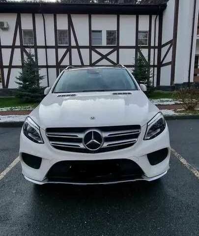 Белый Мерседес ГЛЕ-Класс, объемом двигателя 3 л и пробегом 85 тыс. км за 35750 $, фото 1 на Automoto.ua