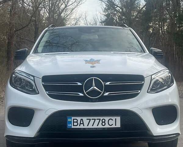 Белый Мерседес ГЛЕ-Класс, объемом двигателя 3 л и пробегом 75 тыс. км за 60000 $, фото 1 на Automoto.ua