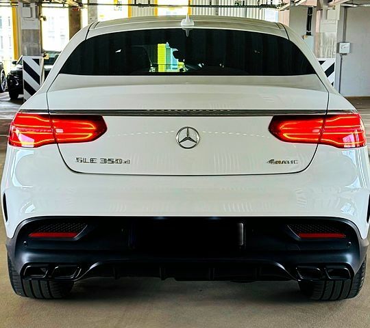 Белый Мерседес ГЛЕ-Класс, объемом двигателя 3 л и пробегом 67 тыс. км за 54999 $, фото 1 на Automoto.ua