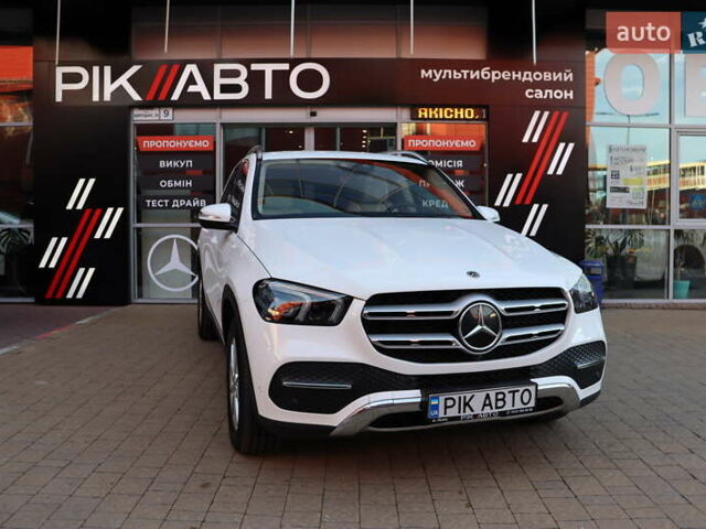 Белый Мерседес ГЛЕ-Класс, объемом двигателя 2 л и пробегом 34 тыс. км за 79900 $, фото 1 на Automoto.ua