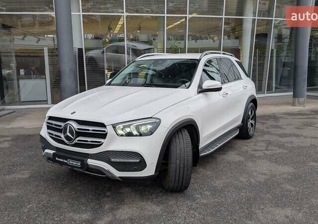 Білий Мерседес ГЛЕ-Клас, об'ємом двигуна 2 л та пробігом 15 тис. км за 80425 $, фото 1 на Automoto.ua