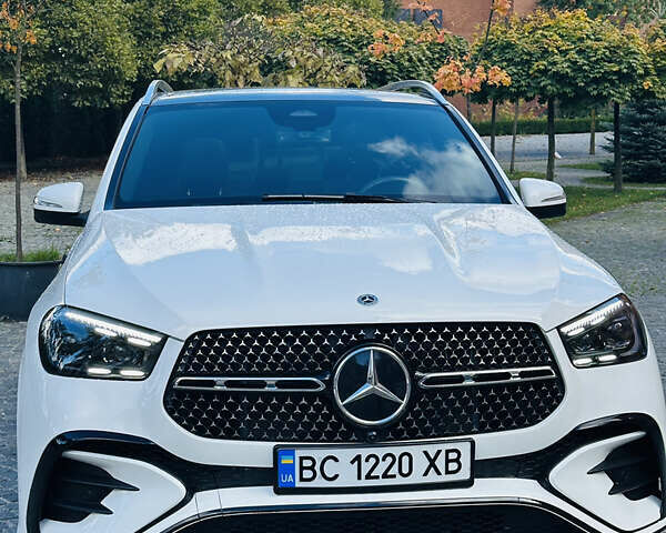 Белый Мерседес ГЛЕ-Класс, объемом двигателя 2 л и пробегом 21 тыс. км за 81000 $, фото 1 на Automoto.ua