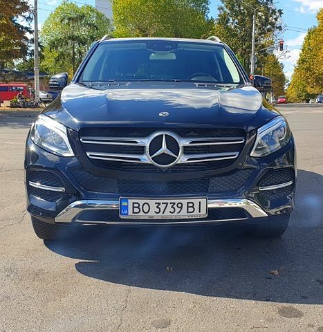 Мерседес ГЛЕ-Класс 2018 в Одессе на Automoto.ua Черный Мерседес ГЛЕ-Класс, объемом двигателя 2.1 л и пробегом 90 тыс. км за 42000 $, фото 1 на Automoto.ua