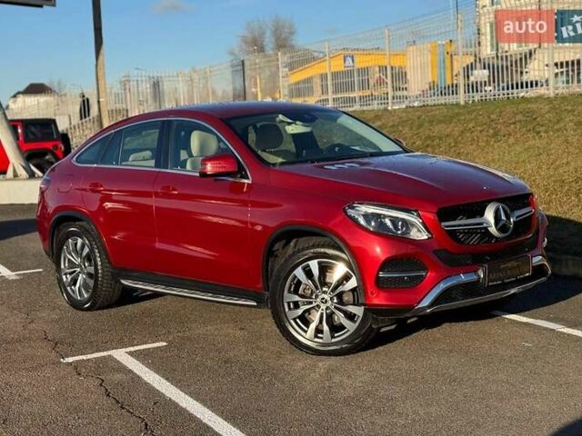Красный Мерседес ГЛЕ-Класс, объемом двигателя 3 л и пробегом 92 тыс. км за 45500 $, фото 1 на Automoto.ua