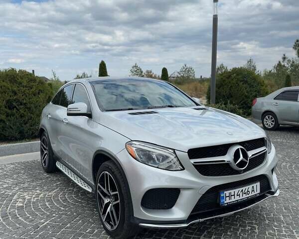 Мерседес ГЛЕ-Клас 2016 у Дніпро (Дніпропетровську) на Automoto.ua Сірий Мерседес ГЛЕ-Клас, об'ємом двигуна 2.99 л та пробігом 166 тис. км за 41500 $, фото 1 на Automoto.ua