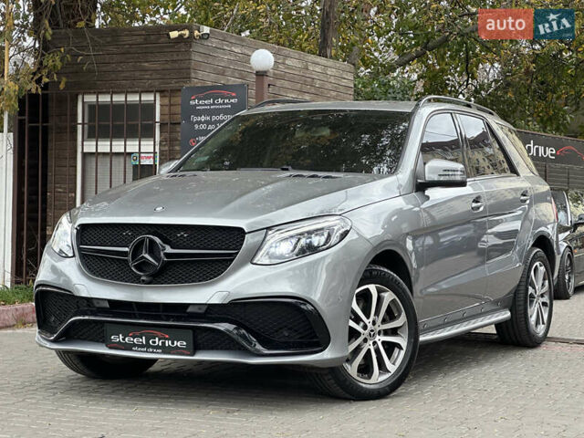 Серый Мерседес ГЛЕ-Класс, объемом двигателя 3.5 л и пробегом 168 тыс. км за 25899 $, фото 1 на Automoto.ua