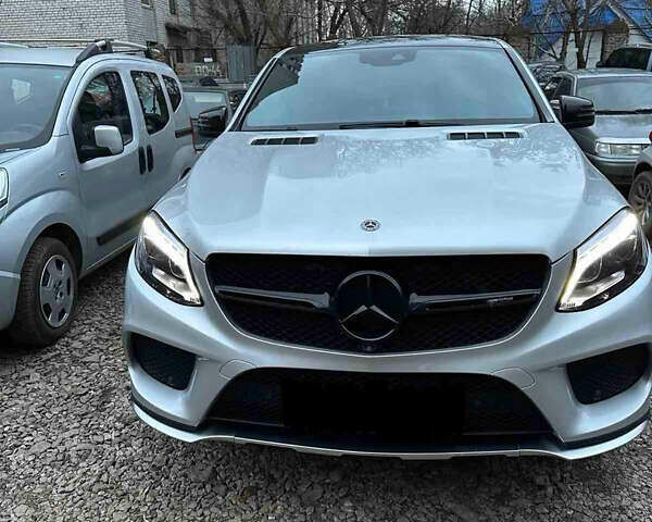 Сірий Мерседес ГЛЕ-Клас, об'ємом двигуна 3 л та пробігом 260 тис. км за 37000 $, фото 1 на Automoto.ua