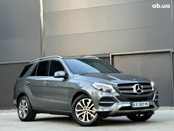 Серый Мерседес ГЛЕ-Класс, объемом двигателя 3 л и пробегом 27 тыс. км за 47770 $, фото 1 на Automoto.ua