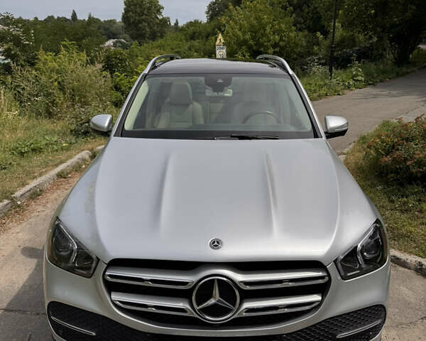 Мерседес ГЛЕ-Класс 2019 в Киеве на Automoto.ua Серый Мерседес ГЛЕ-Класс, объемом двигателя 1.99 л и пробегом 23 тыс. км за 46500 $, фото 1 на Automoto.ua