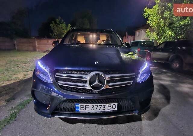 Синий Мерседес ГЛЕ-Класс, объемом двигателя 3 л и пробегом 176 тыс. км за 31500 $, фото 1 на Automoto.ua