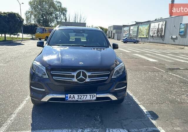 Мерседес ГЛЕ-Класс 2018 в Киеве на Automoto.ua Синий Мерседес ГЛЕ-Класс, объемом двигателя 2.14 л и пробегом 178 тыс. км за 29900 $, фото 1 на Automoto.ua