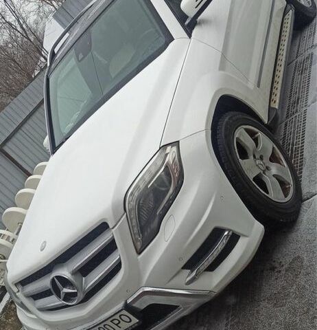 Белый Мерседес ГЛК-Класс, объемом двигателя 2.1 л и пробегом 235 тыс. км за 14000 $, фото 1 на Automoto.ua