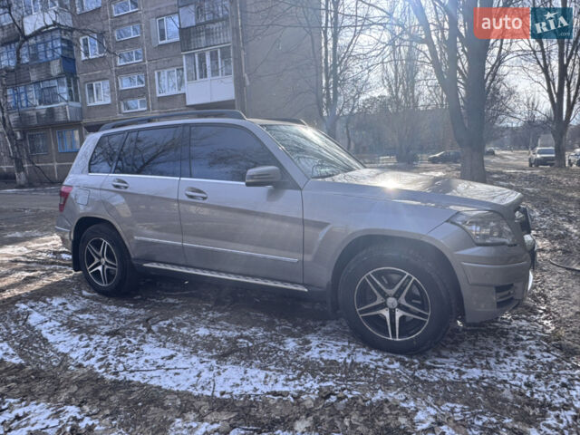 Сірий Мерседес ГЛК-Клас, об'ємом двигуна 3 л та пробігом 280 тис. км за 11000 $, фото 1 на Automoto.ua