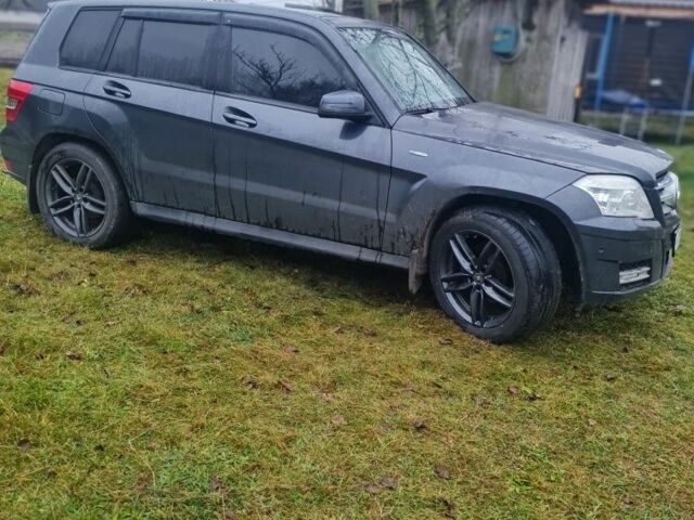 Серый Мерседес ГЛК-Класс, объемом двигателя 2.1 л и пробегом 250 тыс. км за 15000 $, фото 1 на Automoto.ua