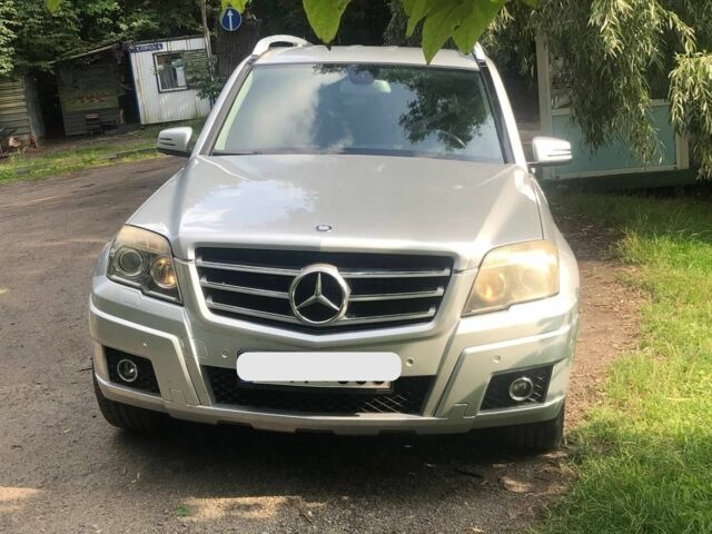 Сірий Мерседес GLK серия, об'ємом двигуна 0 л та пробігом 125 тис. км за 15000 $, фото 1 на Automoto.ua