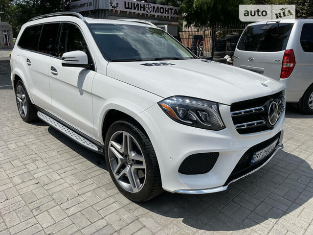 Білий Мерседес GLS 550, об'ємом двигуна 4.7 л та пробігом 42 тис. км за 59000 $, фото 1 на Automoto.ua