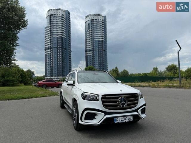 Белый Мерседес ГЛС-Класс, объемом двигателя 4 л и пробегом 73 тыс. км за 110000 $, фото 1 на Automoto.ua