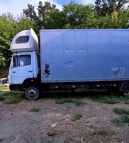 Белый Мерседес ЛН, объемом двигателя 60 л и пробегом 280 тыс. км за 5500 $, фото 1 на Automoto.ua