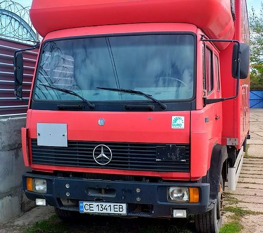 Красный Мерседес ЛН, объемом двигателя 6 л и пробегом 925 тыс. км за 10000 $, фото 1 на Automoto.ua