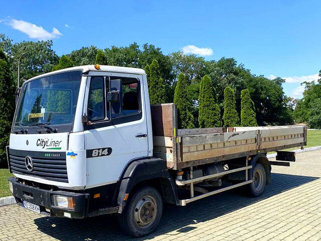 Мерседес ЛН, объемом двигателя 4.3 л и пробегом 580 тыс. км за 8000 $, фото 1 на Automoto.ua