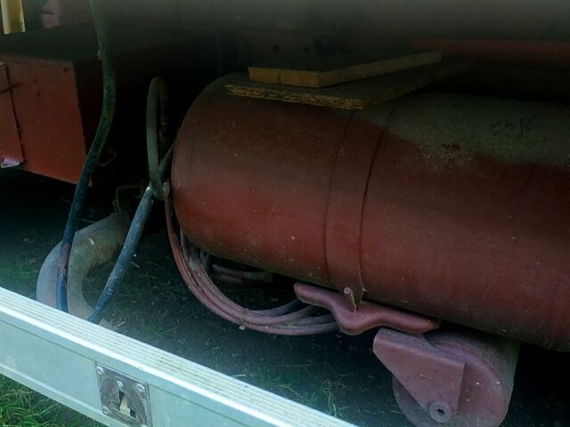 Жовтий Мерседес ЛН, об'ємом двигуна 6 л та пробігом 0 тис. км за 9500 $, фото 1 на Automoto.ua