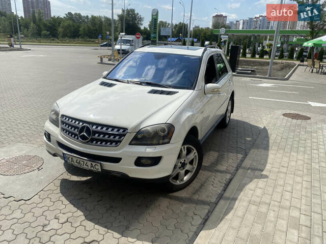 Білий Мерседес М-Клас, об'ємом двигуна 3.5 л та пробігом 130 тис. км за 10600 $, фото 1 на Automoto.ua
