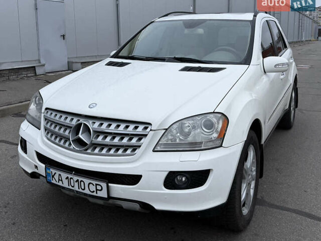 Білий Мерседес М-Клас, об'ємом двигуна 3.5 л та пробігом 265 тис. км за 6400 $, фото 1 на Automoto.ua