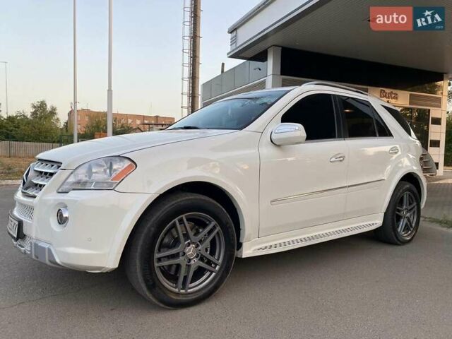 Белый Мерседес М-Класс, объемом двигателя 5.46 л и пробегом 198 тыс. км за 13999 $, фото 1 на Automoto.ua