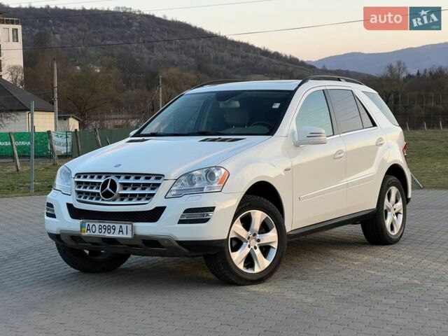 Белый Мерседес М-Класс, объемом двигателя 3 л и пробегом 190 тыс. км за 15500 $, фото 1 на Automoto.ua