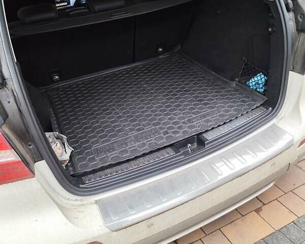 Мерседес М-Класс 2011 в Нежине на Automoto.ua Белый Мерседес М-Класс, объемом двигателя 2.1 л и пробегом 240 тыс. км за 20000 $, фото 1 на Automoto.ua