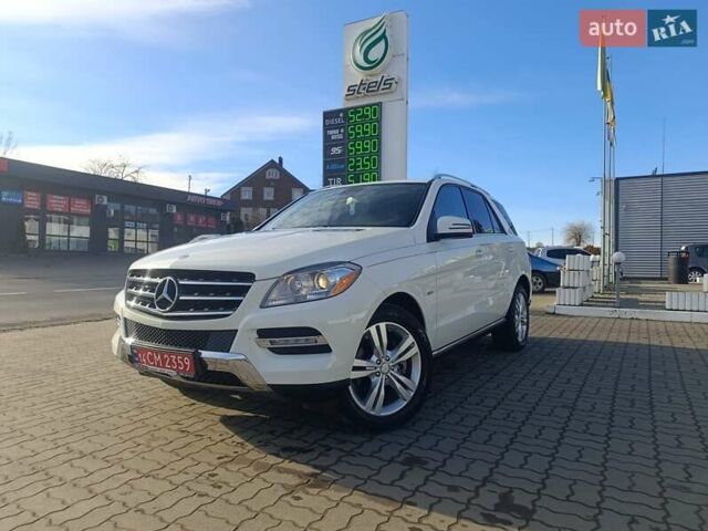 Белый Мерседес М-Класс, объемом двигателя 2.99 л и пробегом 198 тыс. км за 21800 $, фото 1 на Automoto.ua