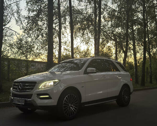 Белый Мерседес М-Класс, объемом двигателя 2.99 л и пробегом 222 тыс. км за 22700 $, фото 1 на Automoto.ua