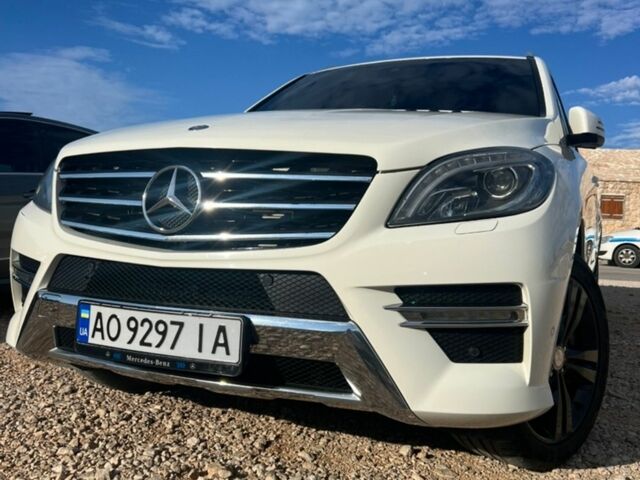 Білий Мерседес М-Клас, об'ємом двигуна 2.99 л та пробігом 300 тис. км за 19500 $, фото 1 на Automoto.ua
