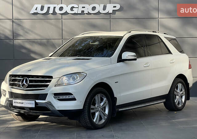 Белый Мерседес М-Класс, объемом двигателя 2.99 л и пробегом 156 тыс. км за 22900 $, фото 1 на Automoto.ua