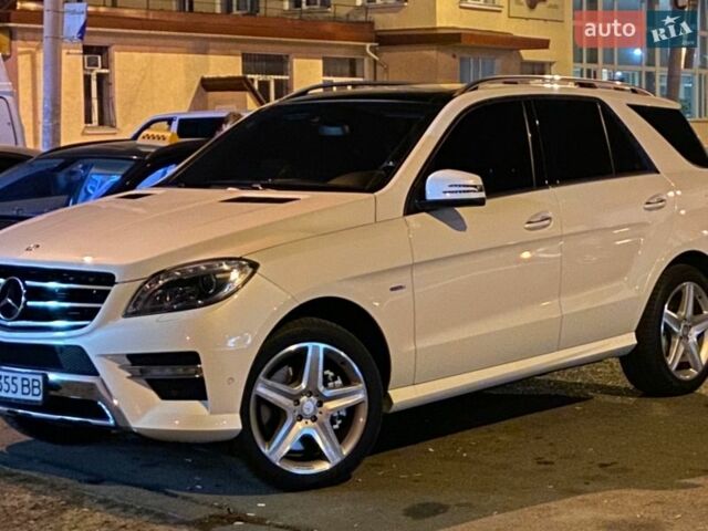 Білий Мерседес М-Клас, об'ємом двигуна 3.5 л та пробігом 243 тис. км за 28000 $, фото 1 на Automoto.ua