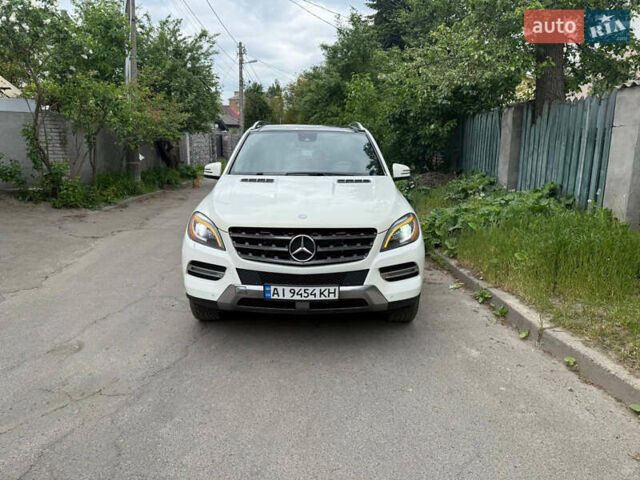 Білий Мерседес М-Клас, об'ємом двигуна 2.99 л та пробігом 287 тис. км за 19200 $, фото 1 на Automoto.ua