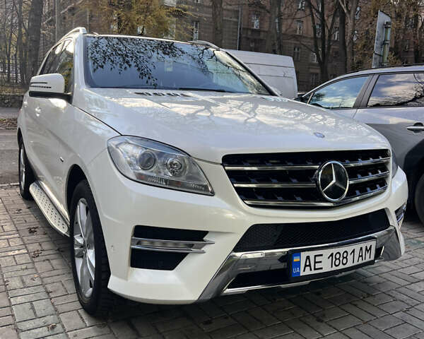 Білий Мерседес М-Клас, об'ємом двигуна 3.5 л та пробігом 142 тис. км за 17700 $, фото 1 на Automoto.ua