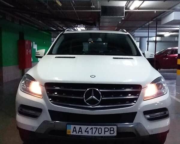 Белый Мерседес М-Класс, объемом двигателя 2.99 л и пробегом 82 тыс. км за 22000 $, фото 1 на Automoto.ua