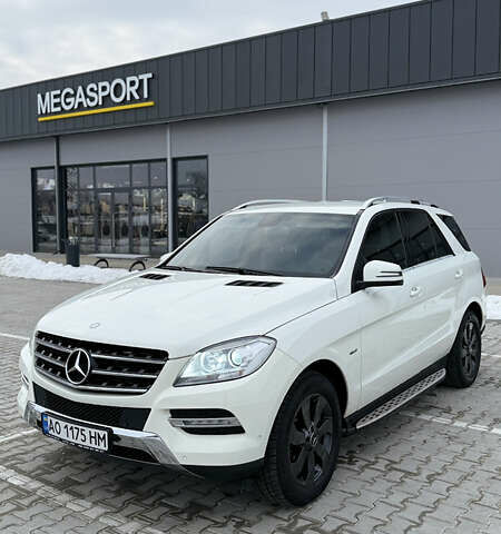 Білий Мерседес М-Клас, об'ємом двигуна 2.99 л та пробігом 204 тис. км за 24500 $, фото 1 на Automoto.ua