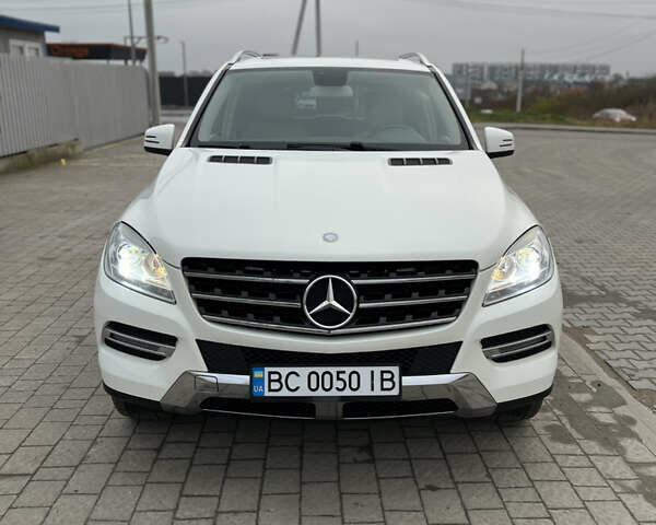 Білий Мерседес М-Клас, об'ємом двигуна 2.99 л та пробігом 194 тис. км за 22500 $, фото 1 на Automoto.ua