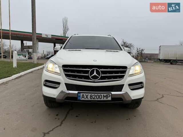 Білий Мерседес М-Клас, об'ємом двигуна 2.99 л та пробігом 180 тис. км за 25000 $, фото 1 на Automoto.ua