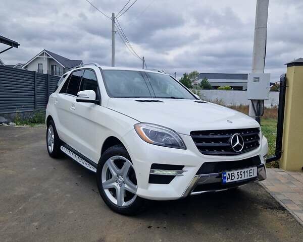 Белый Мерседес М-Класс, объемом двигателя 4.7 л и пробегом 150 тыс. км за 18000 $, фото 1 на Automoto.ua