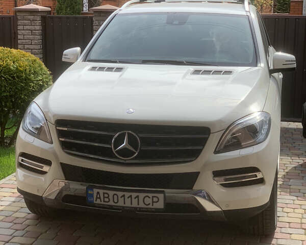 Белый Мерседес М-Класс, объемом двигателя 2.14 л и пробегом 120 тыс. км за 25800 $, фото 1 на Automoto.ua