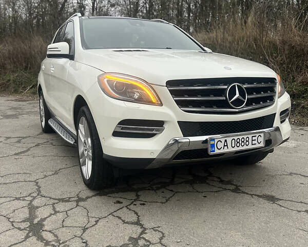 Белый Мерседес М-Класс, объемом двигателя 3 л и пробегом 210 тыс. км за 20500 $, фото 1 на Automoto.ua